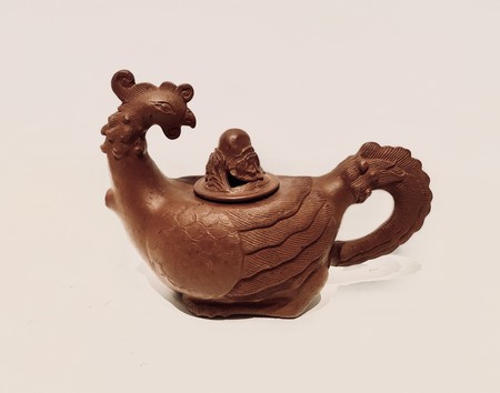 An Yixing 'Phoenix' teapot and cover<br><br>清康熙宜興鳳凰壺
