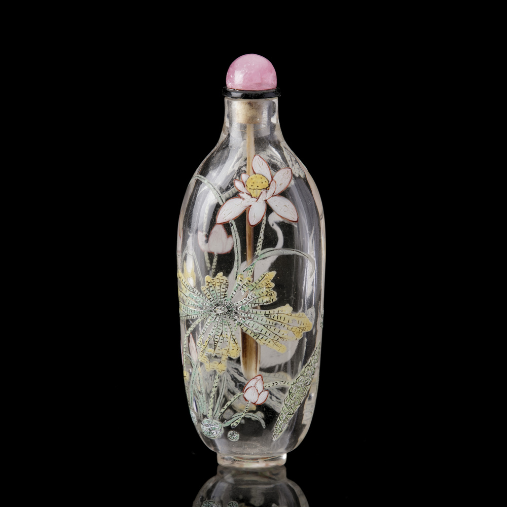 An enamelled clear glass snuff bottle