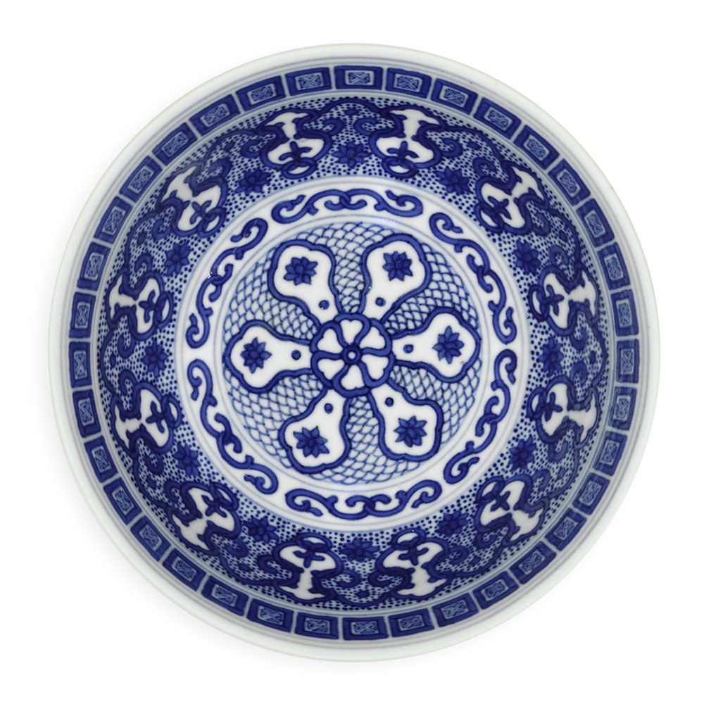 A pair of blue and white bowls