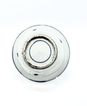 egg　明　青花魚浮彫文花草人物紋皿　盤　コレクション所蔵品　古染付 青花魚藻文壺【受注生産】寫シリーズ | by Art STORE