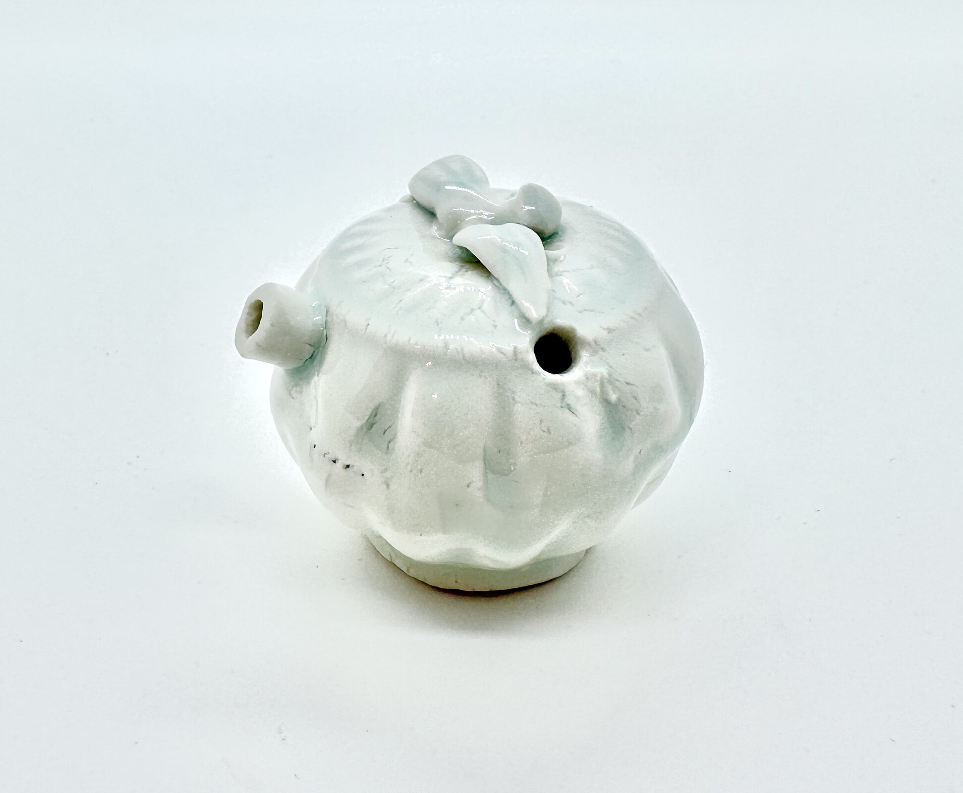 EF 34 A Qingbai water dropper<br><br>元青白釉陶瓷滴水- 文人雅器