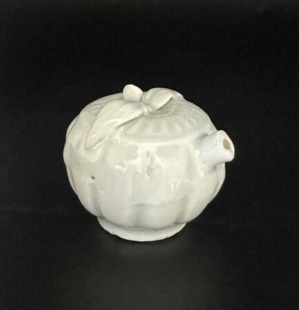中国　定窯　白磁　水注瓶　水滴　C　6926 ef-34-a-qingbai-water-dropper-