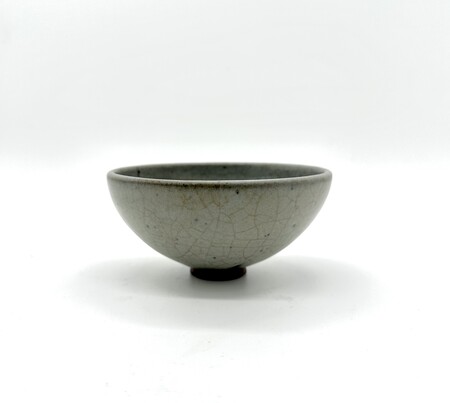 EF 39 A 'Jun' bowl<br><br>宋/金鈞窯灰藍釉紫斑碗- Early