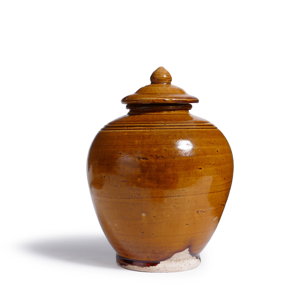 EMA 03 Tang Dynasty amber glazed jar and cover