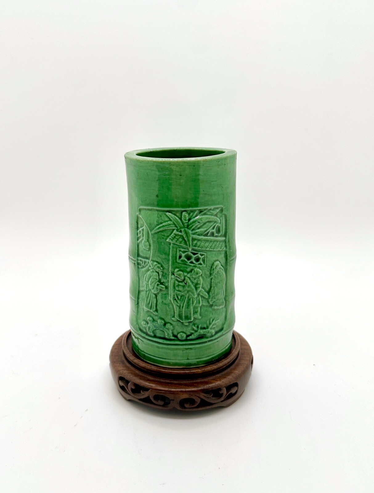 MF 47 A green-glazed 'bamboo-form' brush pot<br><br>清康熙