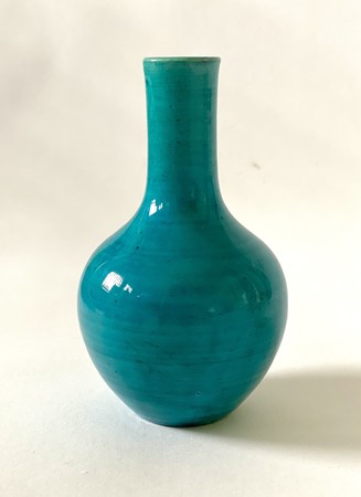 MFE 17 A small turquoise-glazed vase<br><br>清康熙松石綠釉瓶
