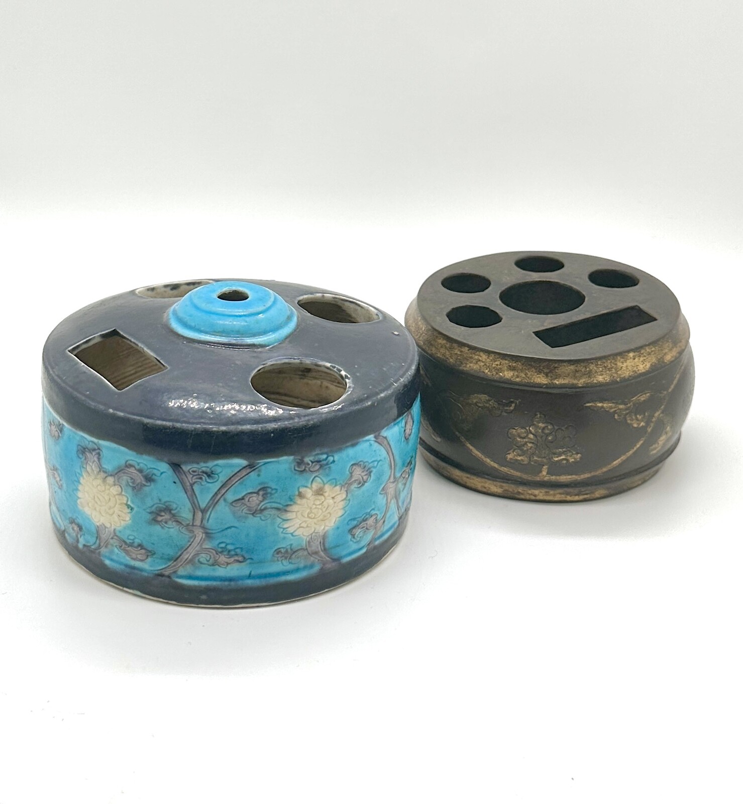 PF49 A rare 'fahua' drum-form brush and inkstick holder
