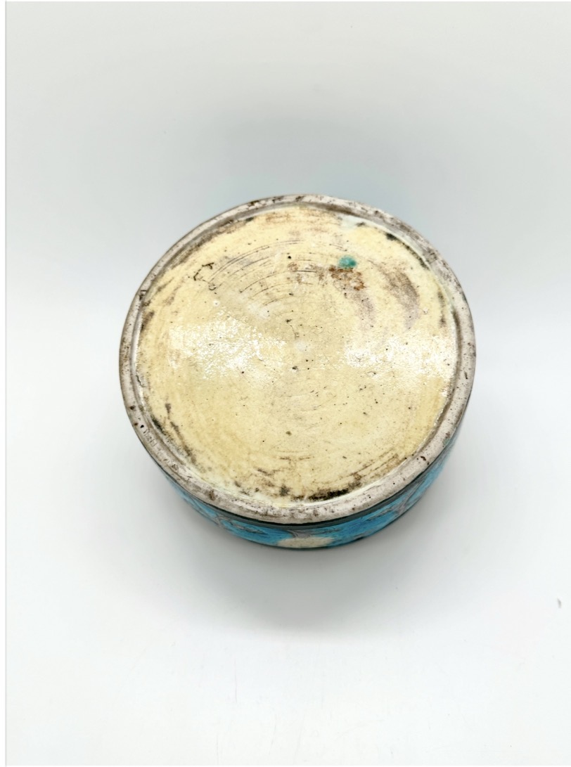 PF49 A rare 'fahua' drum-form brush and inkstick holder