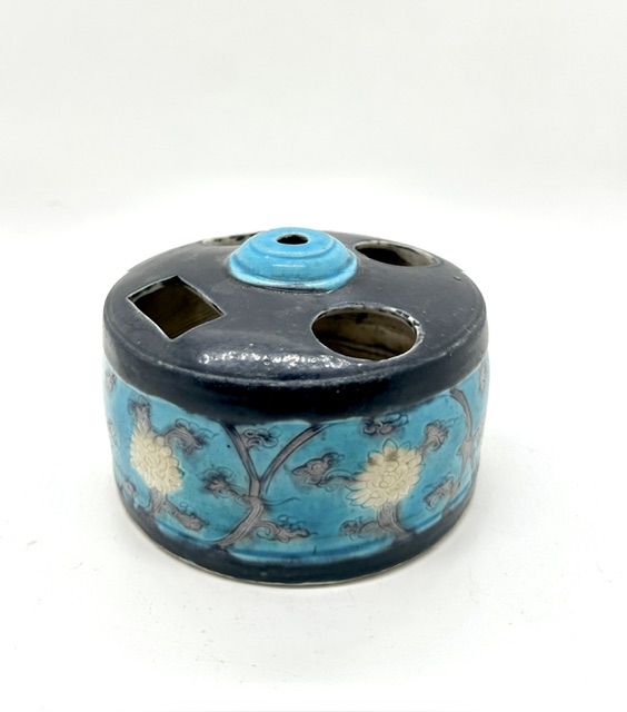 PF49 A rare 'fahua' drum-form brush and inkstick holder