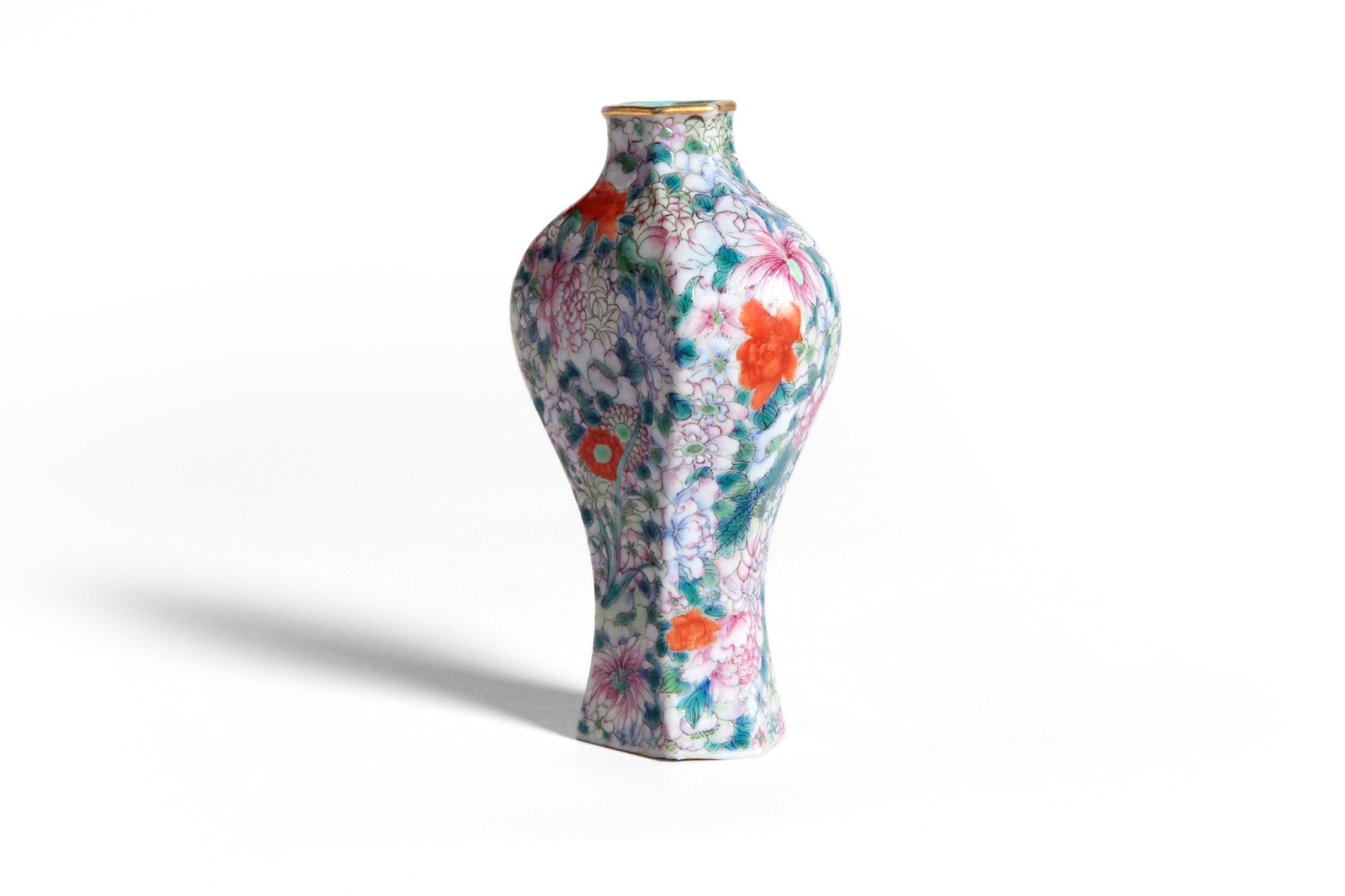 PP 12 A small famille rose millefleurs vase<br><br>民國粉彩百花紋