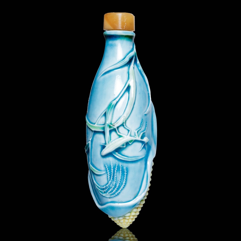 PRE 13 turquoise and yellow glazed porcelain snuff bottle