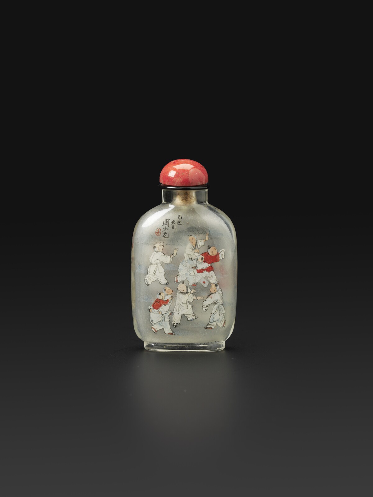 S 46 An Inside-painted Glass Snuff Bottle<br><br>1905年 周少元作 玻璃內畫鼻煙壺