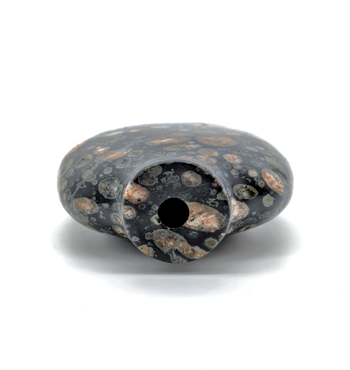 S 99 A fossiliferous limestone snuff bottle<br><br>十九世紀中 石化石灰石鼻煙壺