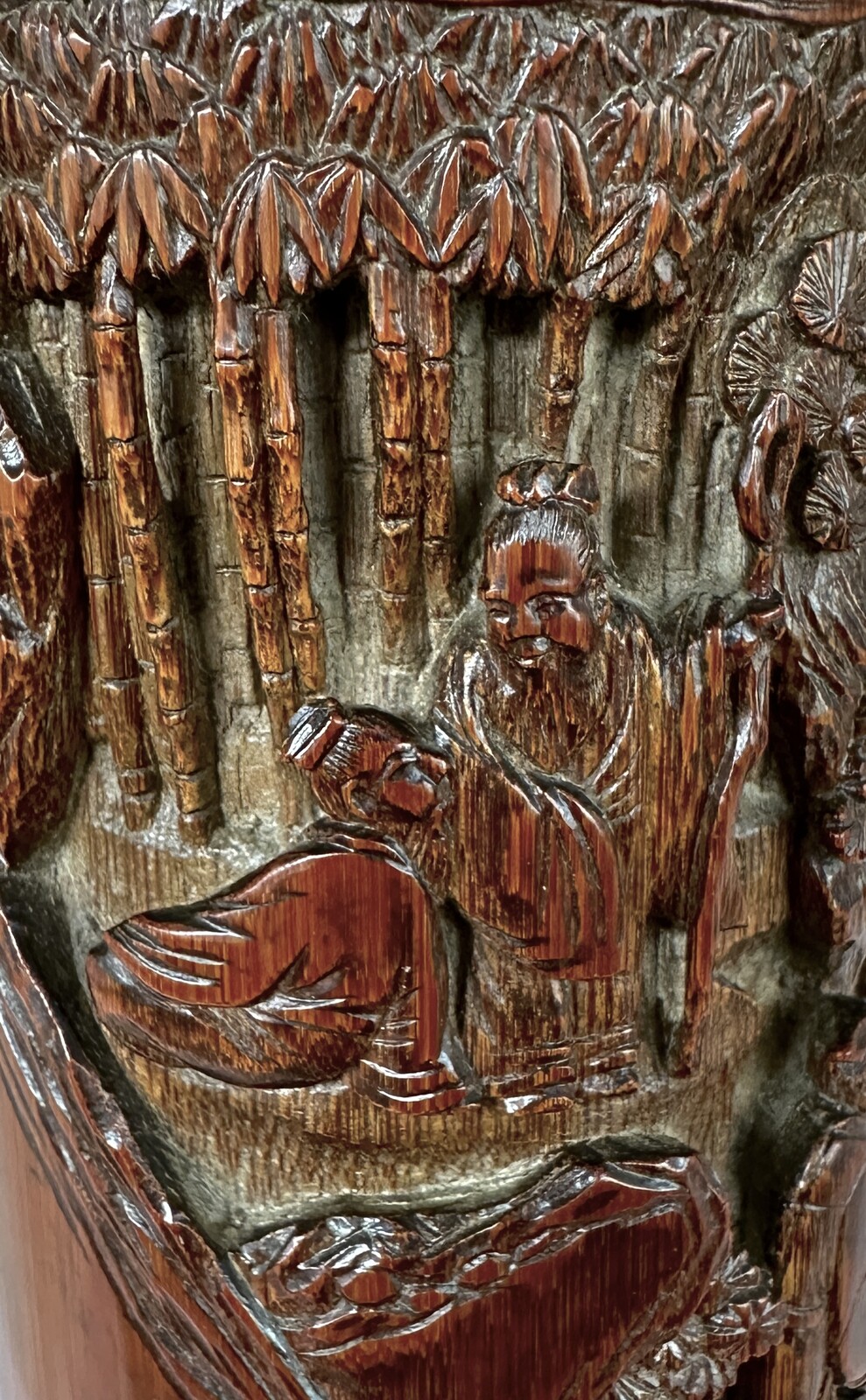 WF 74 A finely carved bamboo brush pot<br><br>十八世紀竹雕筆筒