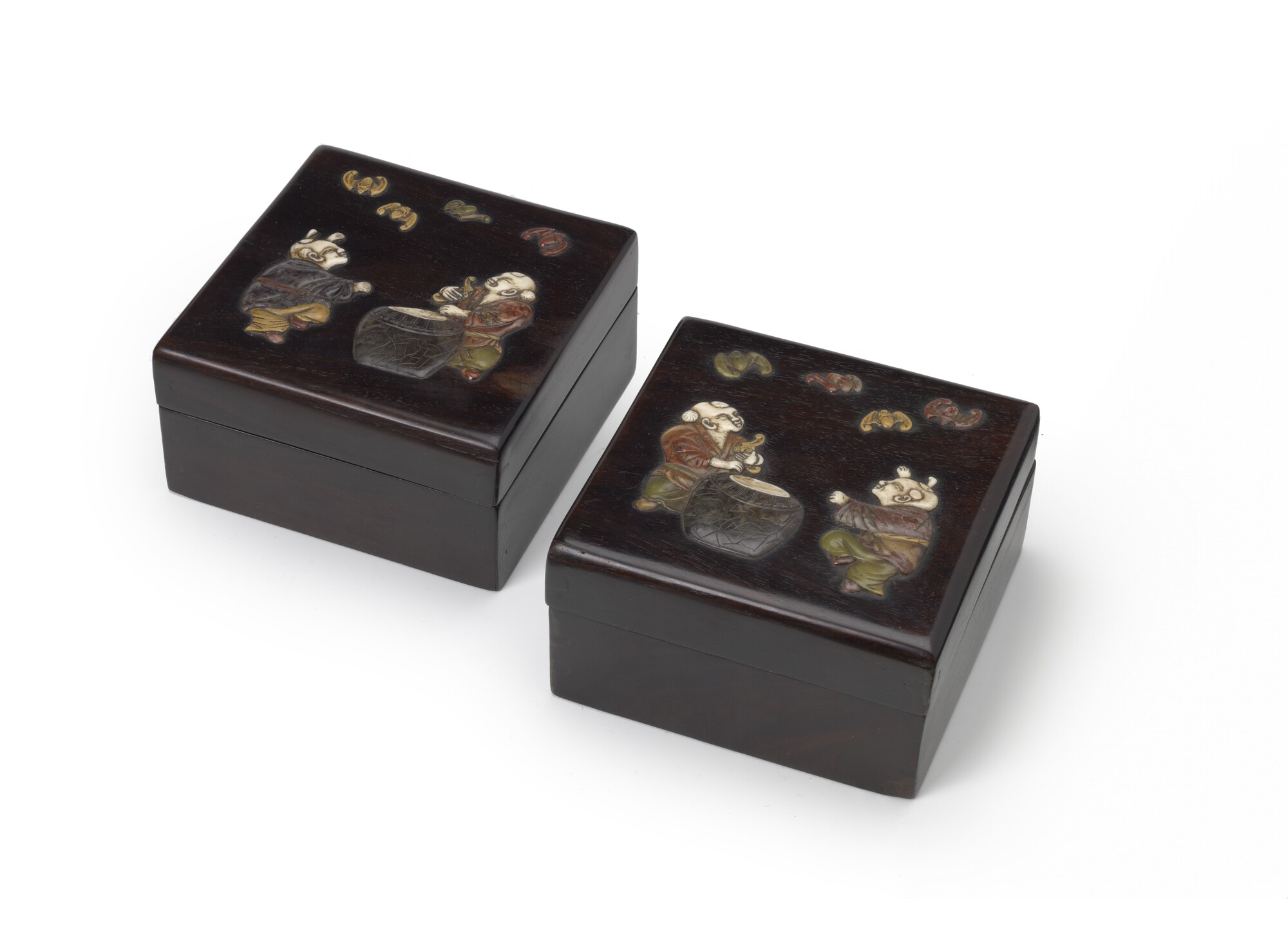 WF 87 A Pair Of Hardwood Inlaid Covered Boxes<br><br>十九世紀 納福迎祥木盒 一對